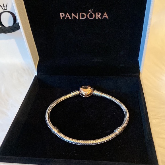 BNIB Pandora Moments Heart Clasp Snake Chain Bracelet! - Picture 11 of 17